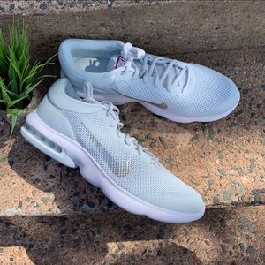 Nike Air Max Advantage